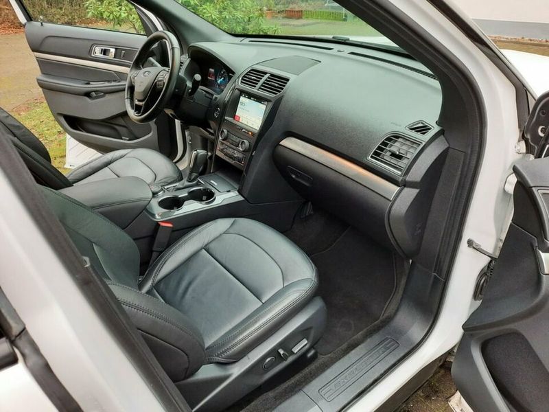 Ford Explorer • 2018 • 75,000 km 4