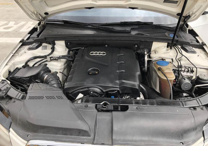 Audi A4 • 2010 • 104,000 km 2