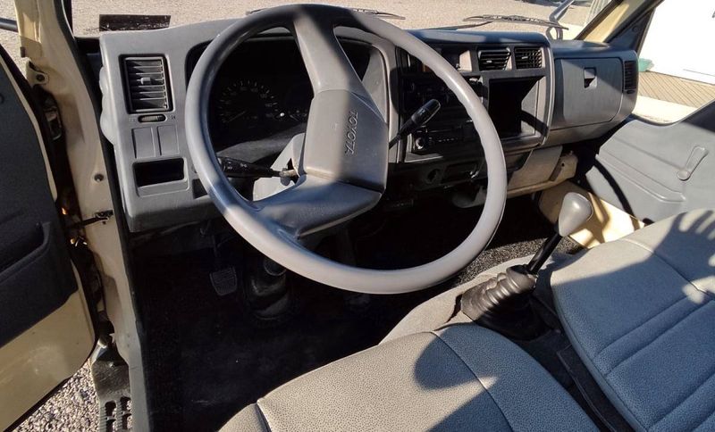 Toyota Dyna • 1997 • 298,000 km 4