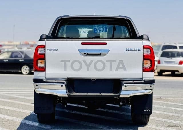 Toyota Hilux • 2024 • 25,000 km 6