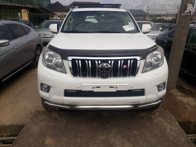 Toyota Land Cruiser • 2012 • 32 km 3