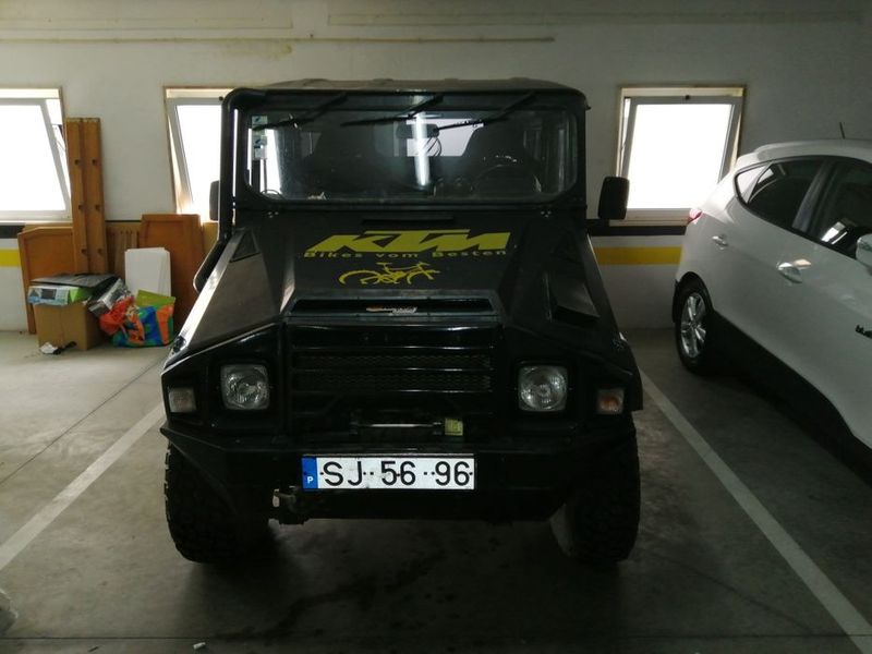 Land Rover LR2 • 1989 • 235,000 km 1