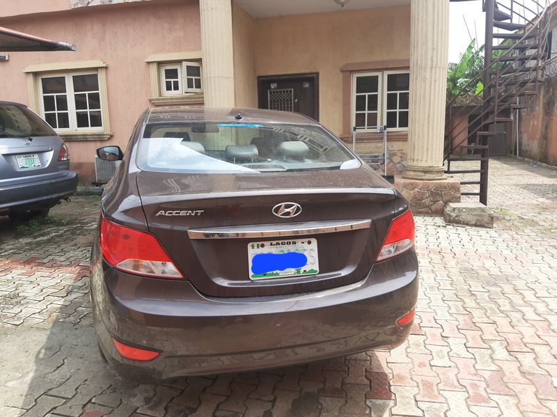 Hyundai Accent • 2016 • 64,000 km 4