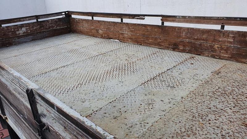 Isuzu Canter • 2001 • 450,000 km 4