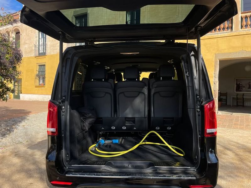 Mercedes-Benz Sprinter • 2023 • 15,366 km 2