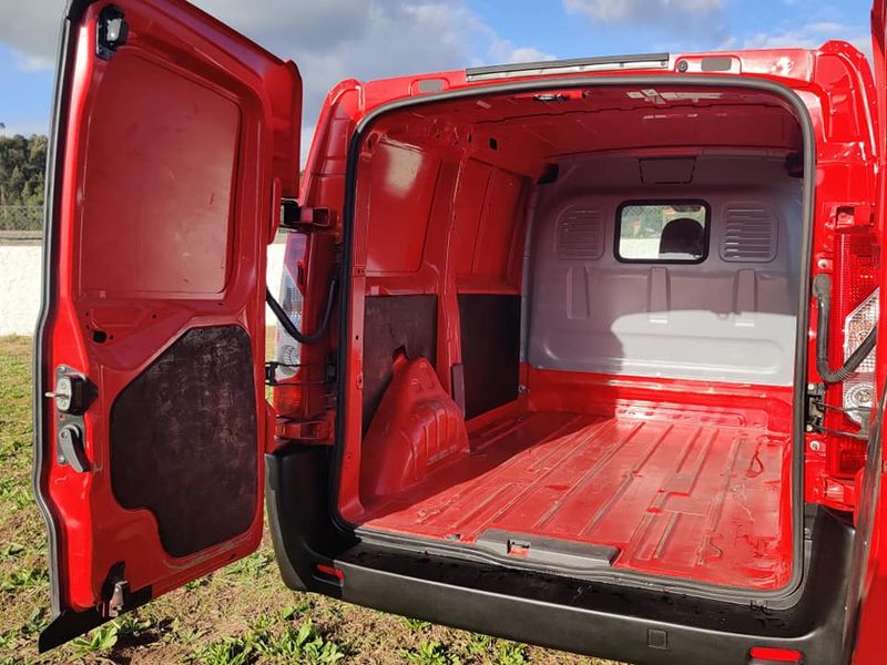 Toyota Hiace Van • 2014 • 60,000 km 5