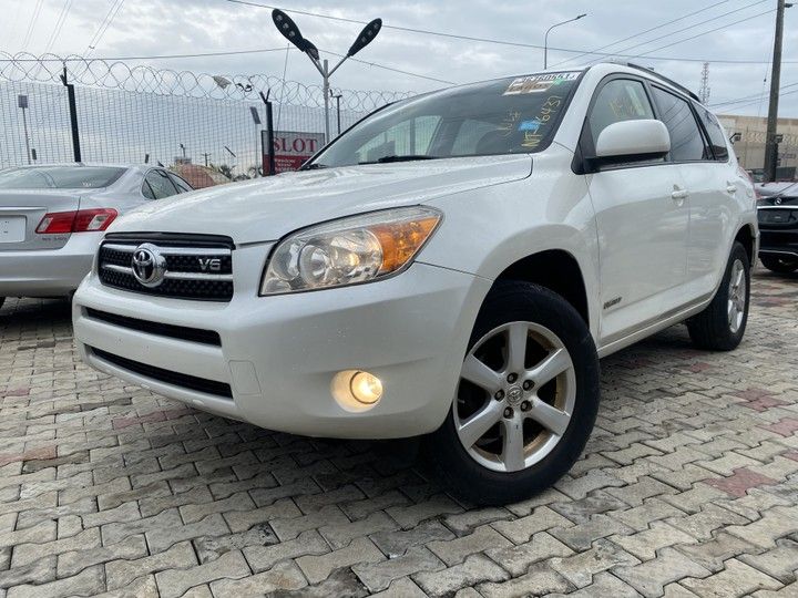 Toyota RAV4 • 2010 • 34 km 1