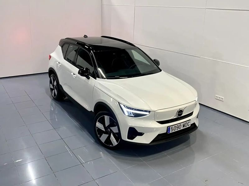 Volvo XC40 • 2022 • 2,500 km 2