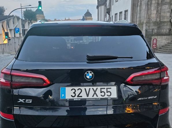 BMW X5 • 2019 • 128,000 km 2