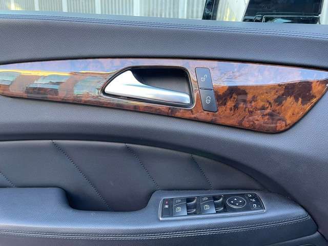 Mercedes-Benz CLS • 2011 • 126,000 km 7