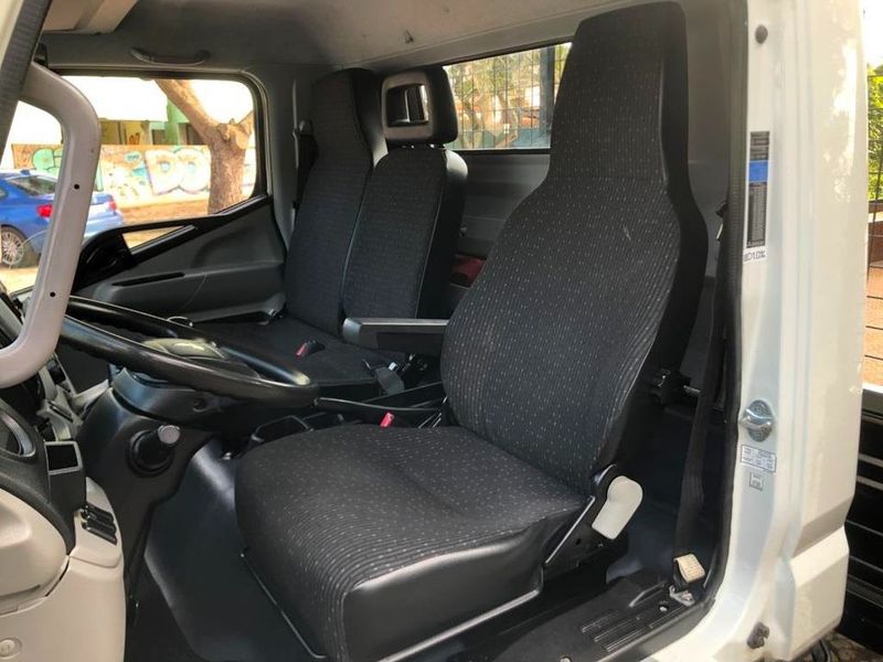 Mitsubishi Fuso canter • 2018 • 93,000 km 7