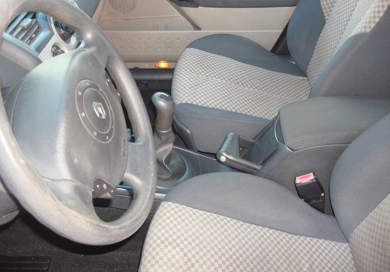 Renault Mégane • 2004 • 199,999 km 8