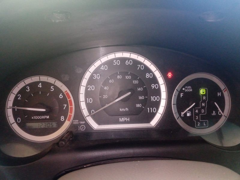 Toyota Sienna • 2005 • 123,057 km 2