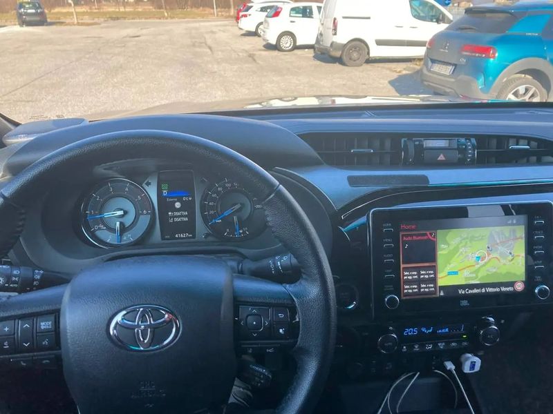 Toyota Hilux • 2021 • 40,000 km 8