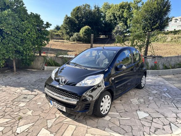 Peugeot 107 • 2009 • 142,000 km 2