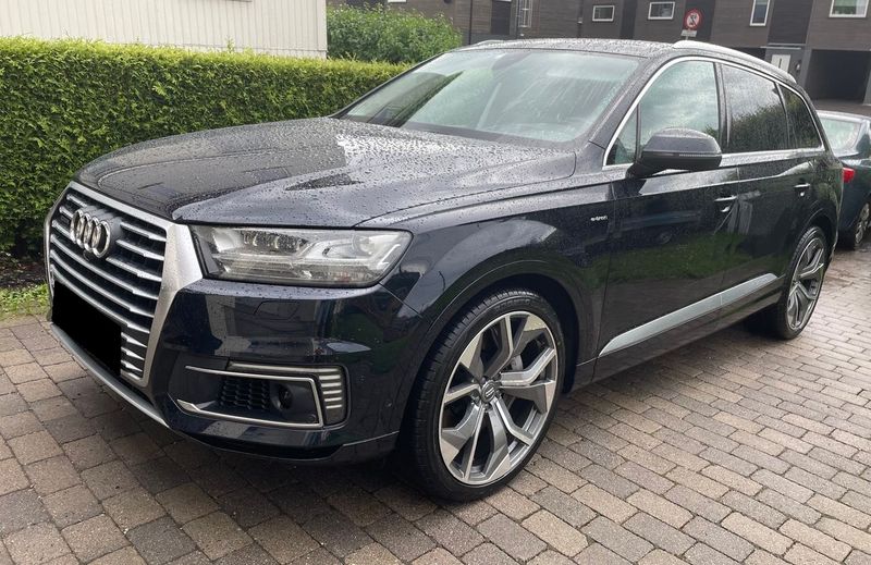 Audi Q7 • 2017 • 87,000 km 1