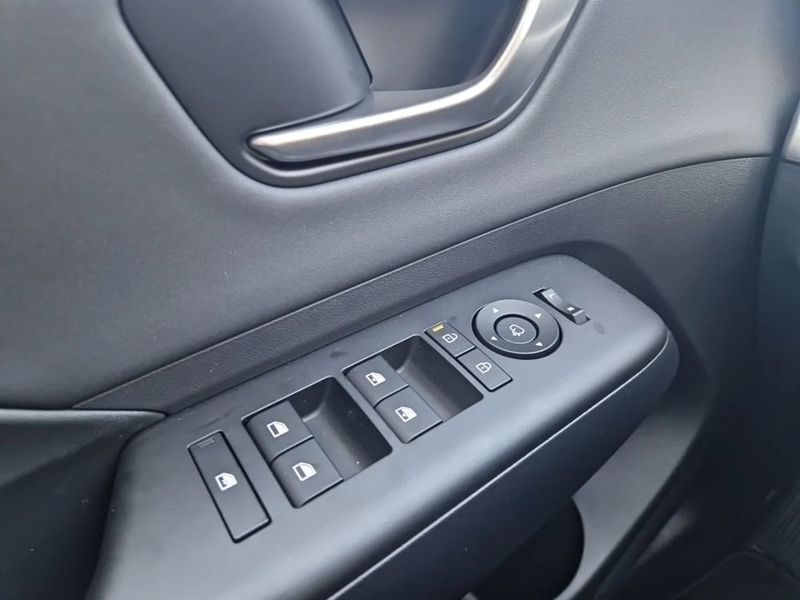 Hyundai Kona • 2024 • 4,000 km 4