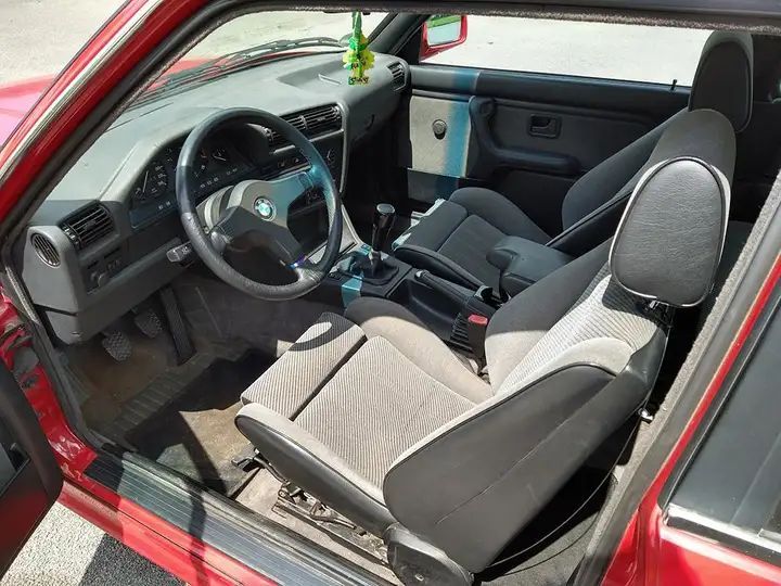 BMW 3 Series • 1988 • 270,000 km 1