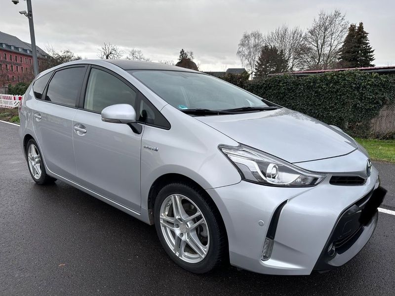 Toyota Prius • 2016 • 74,000 km 2