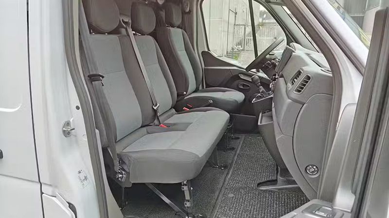 Renault Master • 2024 • 20,858 km 15