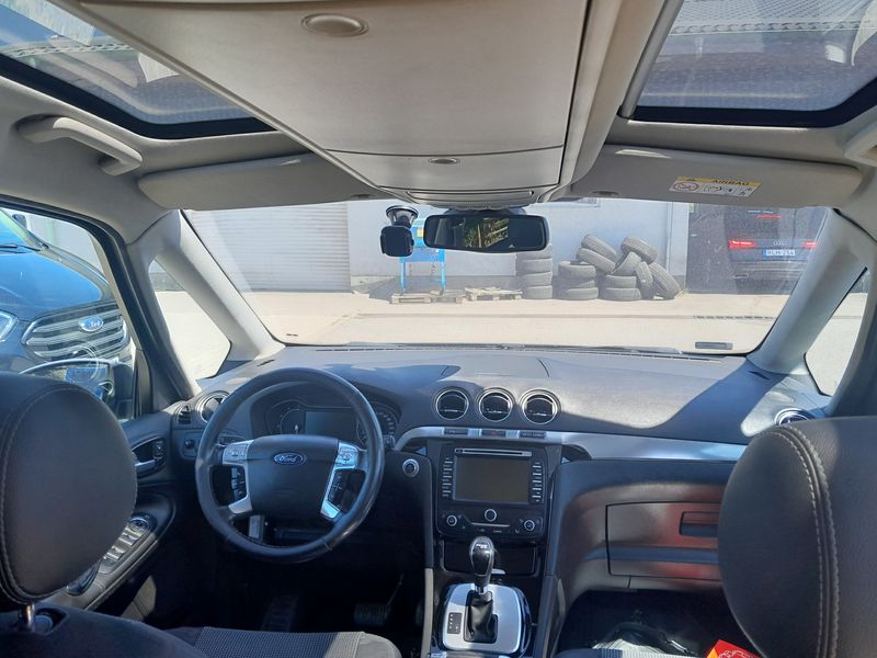 Ford Galaxy • 2014 • 217,000 km 4