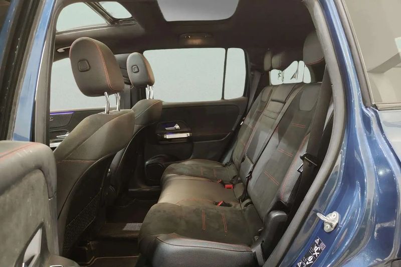 Mercedes-Benz GLB-Class • 2023 • 59,173 km 7