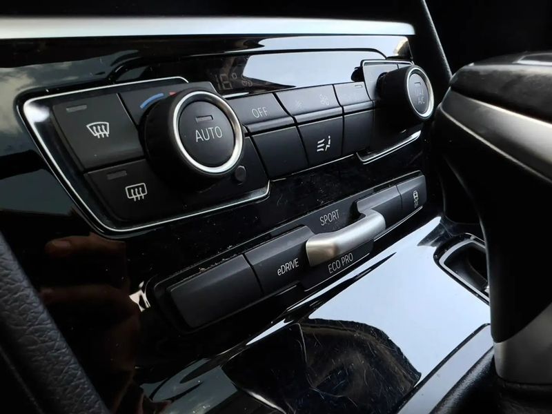 BMW 2 Series • 2021 • 69,000 km 9