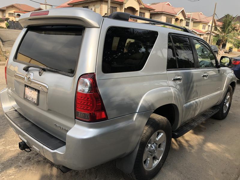 Toyota 4-Runner • 2007 • 87,329 km 10