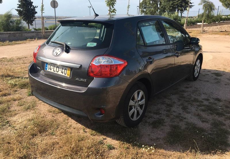 Toyota Auris • 2011 • 111,000 km 2