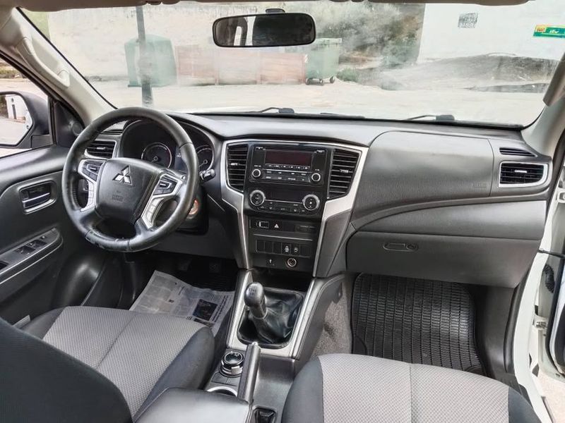 Mitsubishi L200 Pick up • 2020 • 130,000 km 8