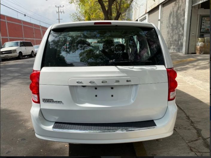 Dodge Caravan • 2019 • 95,000 km 4