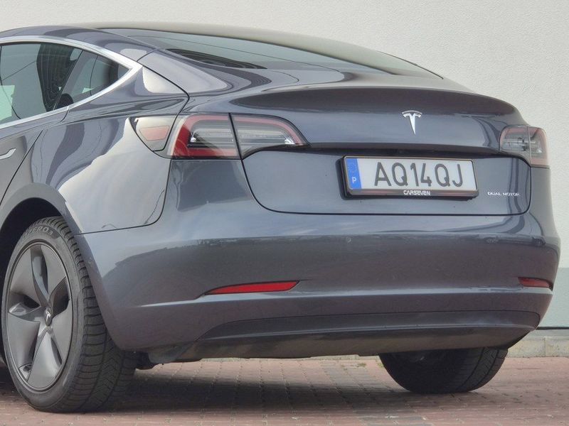 Tesla Model 3 • 2019 • 43,150 km 4