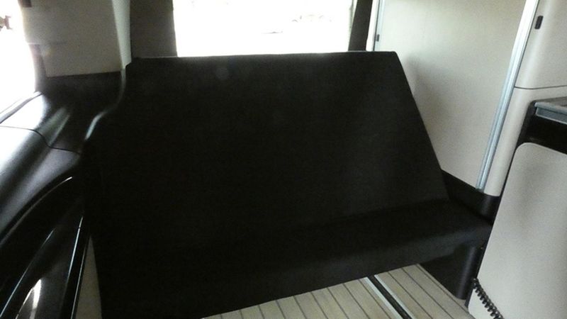 Mercedes-Benz 310 Van • 2019 • 76,300 km 15