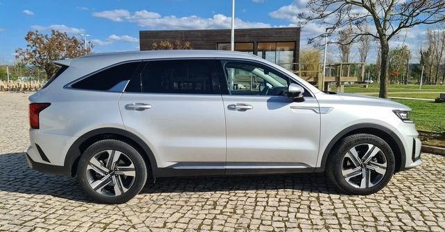 Kia Sorento Hybrid • 2023 • 20,600 km 12