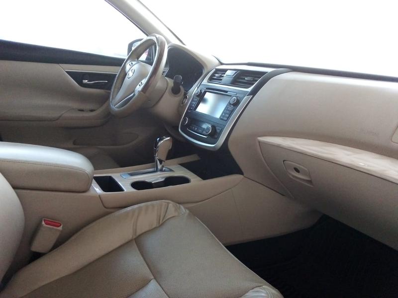 Nissan Altima • 2017 • 155,000 km 3