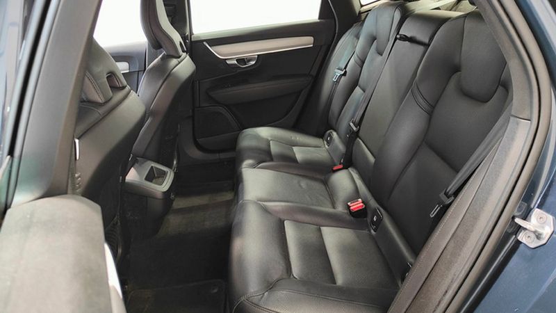 Volvo S90 • 2022 • 60,507 km 12