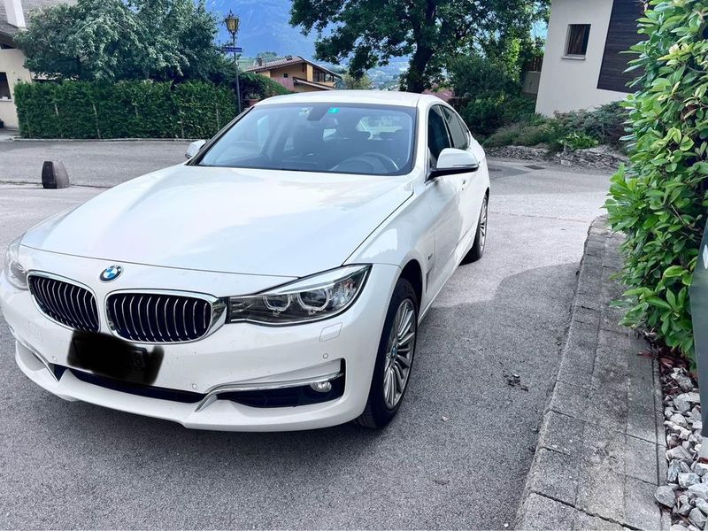 BMW 328i • 2016 • 180 km 1
