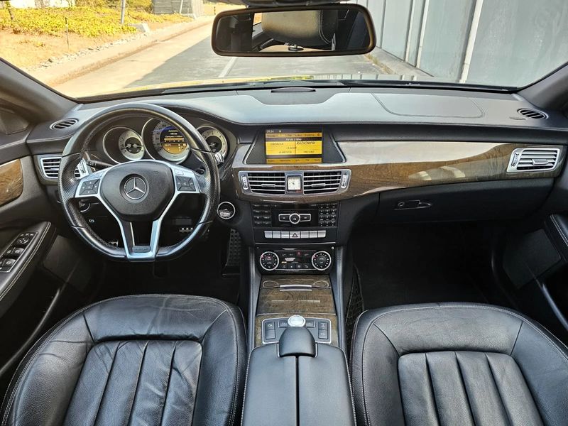Mercedes-Benz CLS • 2012 • 117,000 km 6