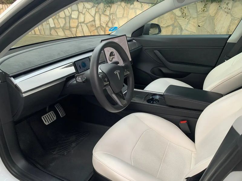 Tesla Model 3 • 2021 • 49,245 km 6