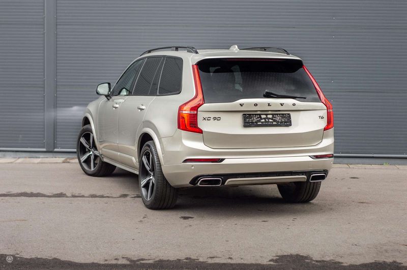 Volvo XC90 • 2016 • 177,000 km 2