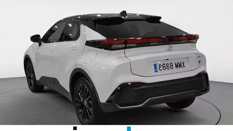 Toyota C-HR • 2024 • 10,834 km 3