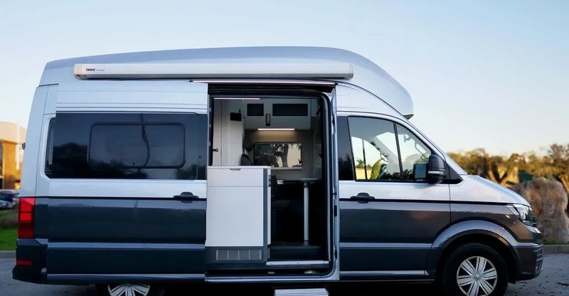 Volkswagen California • 2022 • 85,000 km 1