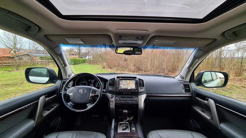 Toyota Land Cruiser • 2008 • 274,000 km 7