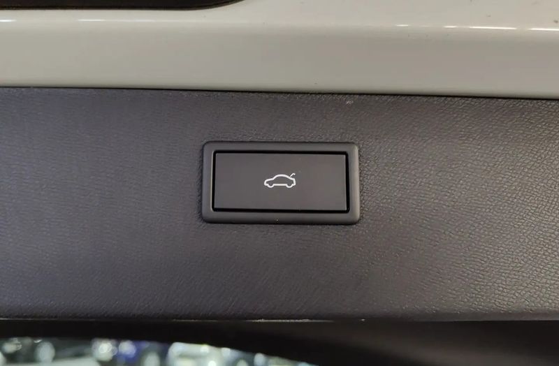 Seat Leon • 2022 • 71,558 km 7