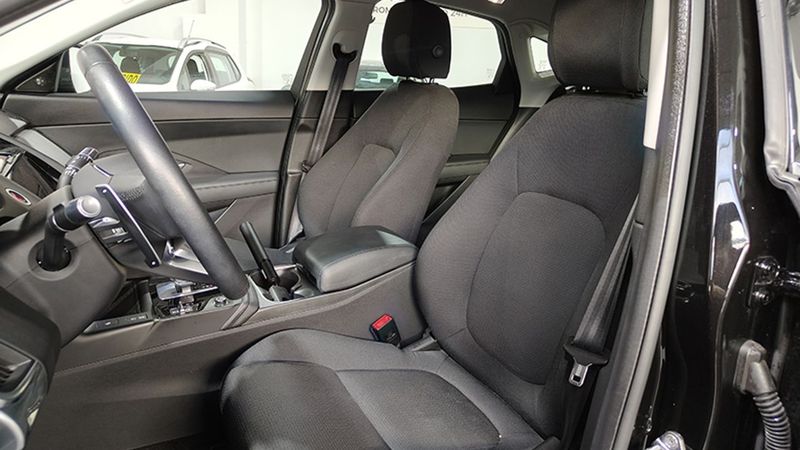 Jaguar E-PACE • 2021 • 32,978 km 12