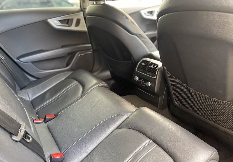 Audi A7 • 2012 • 1,850,120 km 4