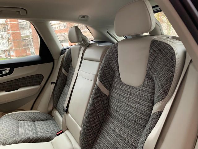 Volvo XC60 • 2018 • 89,000 km 5