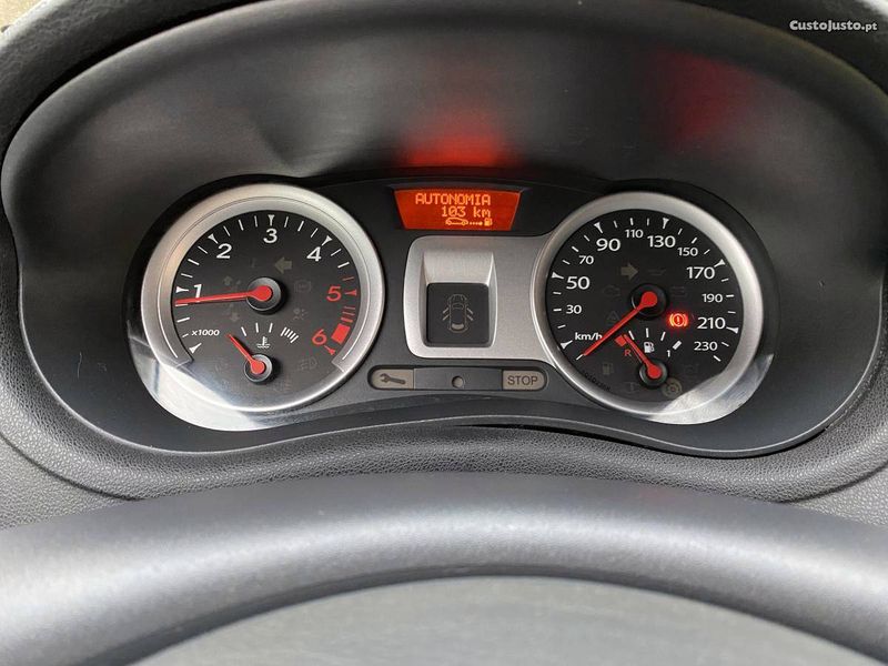 Renault Clio • 2011 • 190,000 km 6