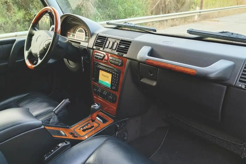 Mercedes-Benz G-Class • 2007 • 165,000 km 8