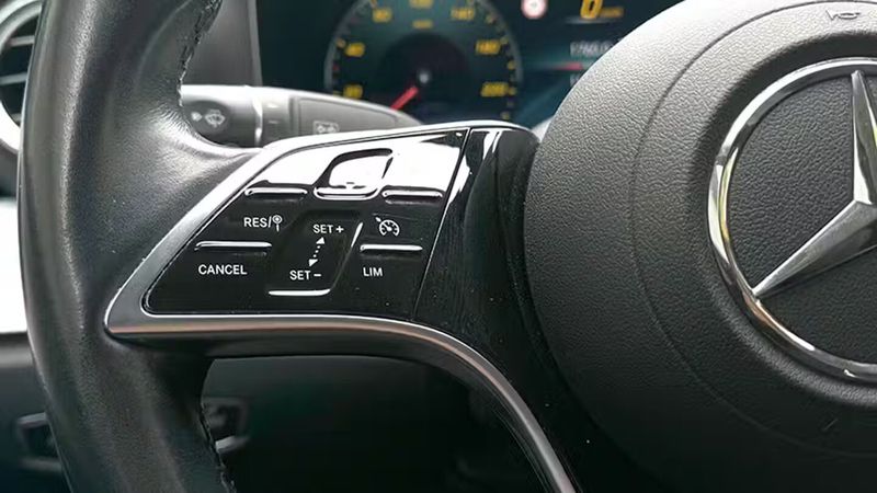 Mercedes-Benz E • 2020 • 115,784 km 21